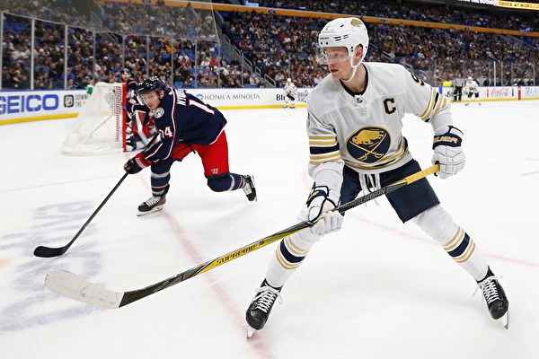 石宇奇苦战三局险胜李诗沣 晋级全英羽毛球公开赛决赛